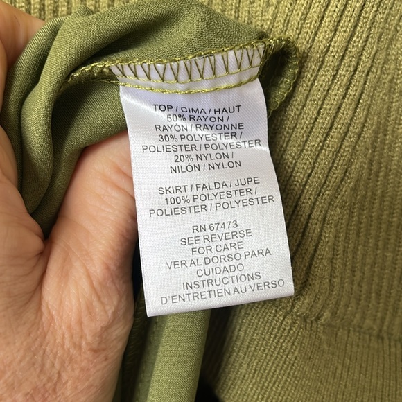 Taylor size small moss green maxi dress w/ stretchy sleeveless top, silky bottom - Picture 13 of 16